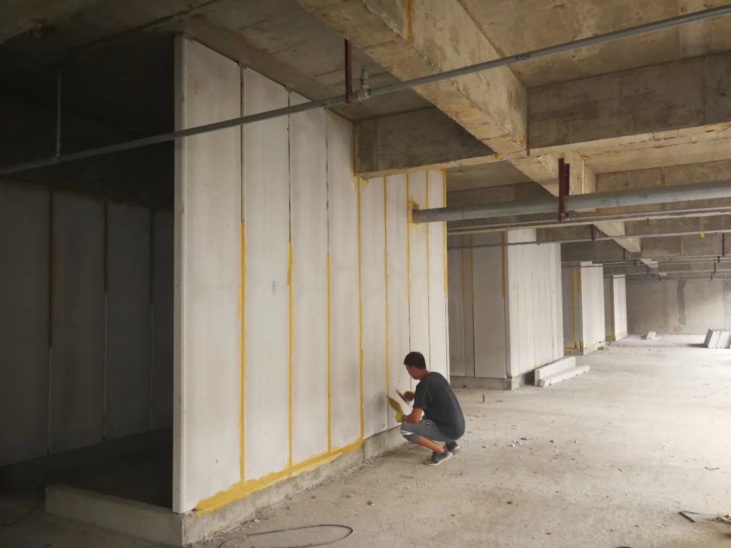 九龙坡无机发泡轻骨料混凝土隔墙板施工技术性能研究